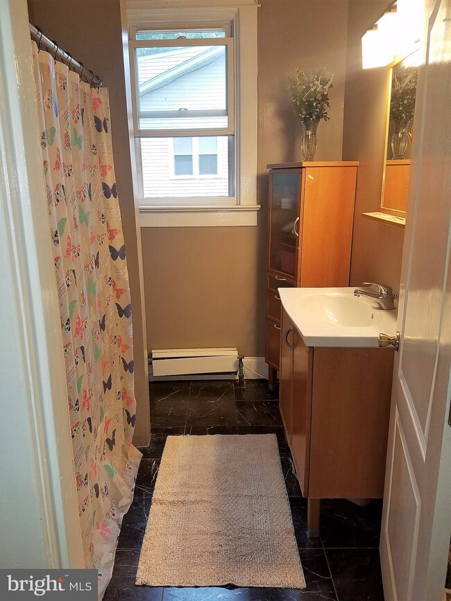 910 Nova Ave, Capitol Heights, MD 20743 - photo 5