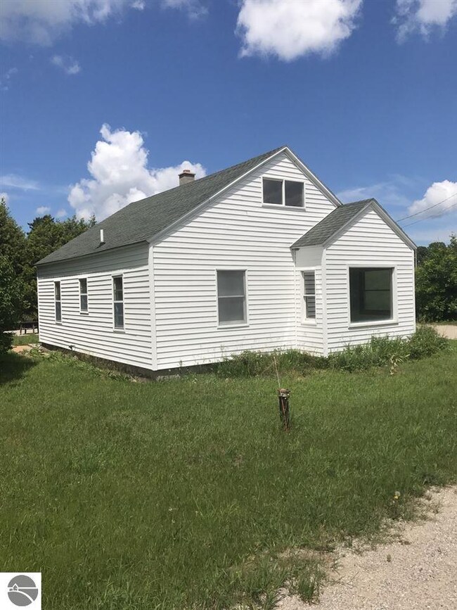7967 E Lincoln Rd, Cedar, MI 49621 - photo 3