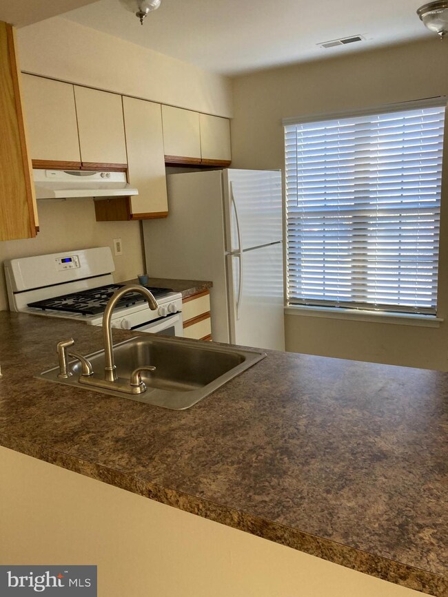 174B Collin Ct, Mount Laurel, NJ 08054 - photo 3