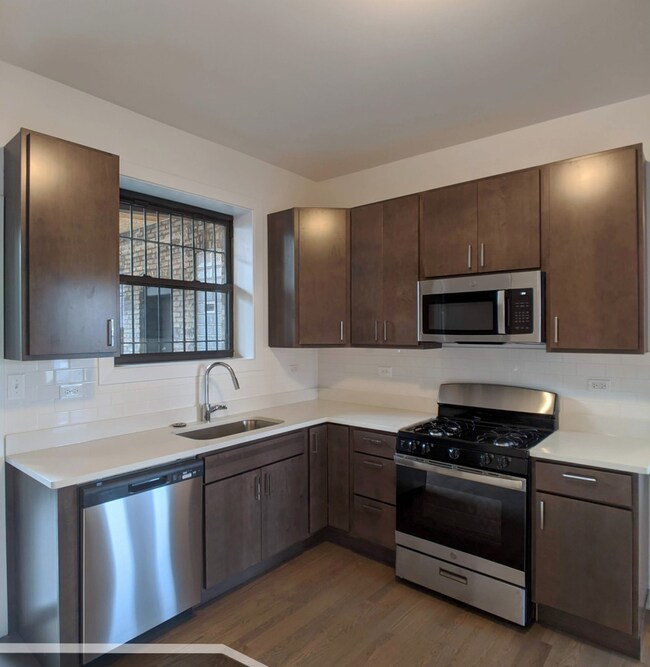 3401 W Fullerton Ave unit 2, Chicago, IL 60647 - photo 7