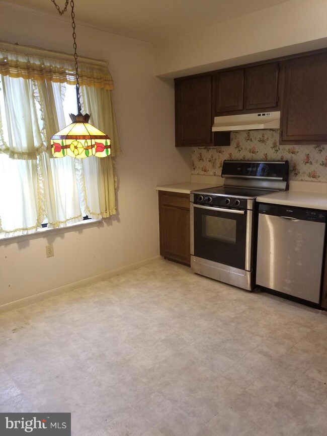 51-6 Holly Dr, Reading, PA 19606 - photo 3