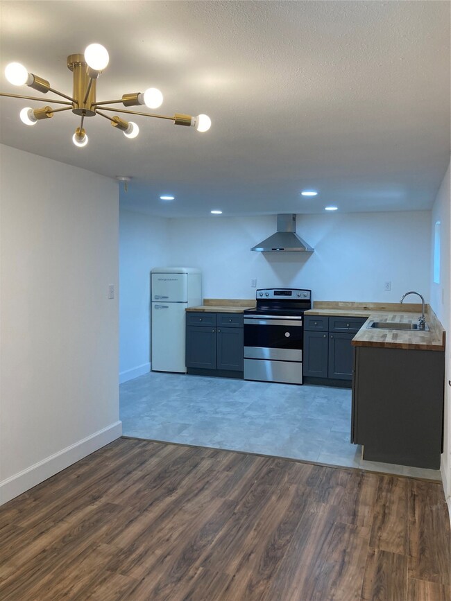 908 Eleanor St unit 1, Houston, TX 77009 - photo 4