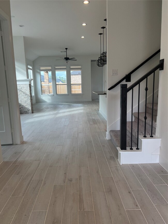 10723 Chinese Violet, Conroe, TX 77385 - photo 2