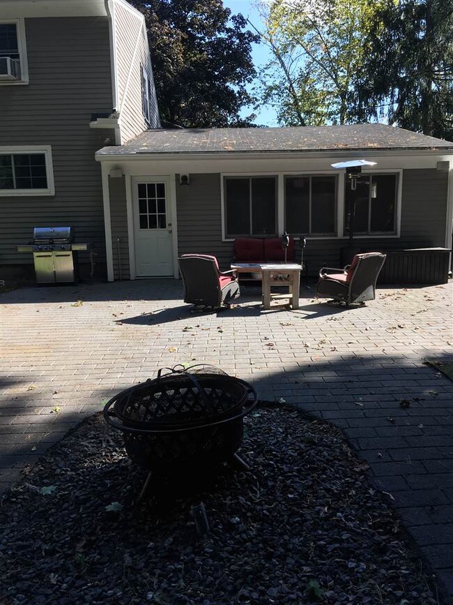 40 Edgewood Ave, Nashua, NH 03064 - photo 6