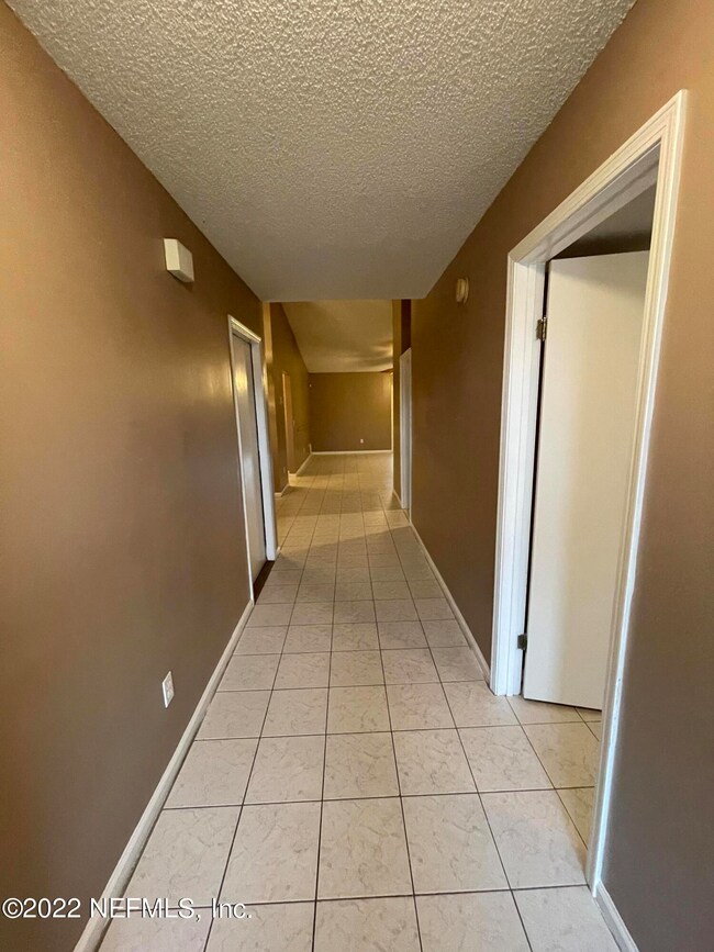 8754 Buzz Ct, Jacksonville, FL 32216 - photo 2