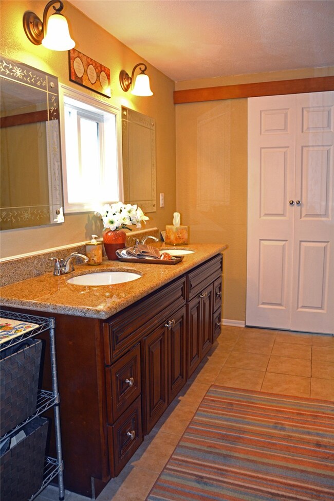 112 Barbara Ln, Everett, WA 98203 - photo 3