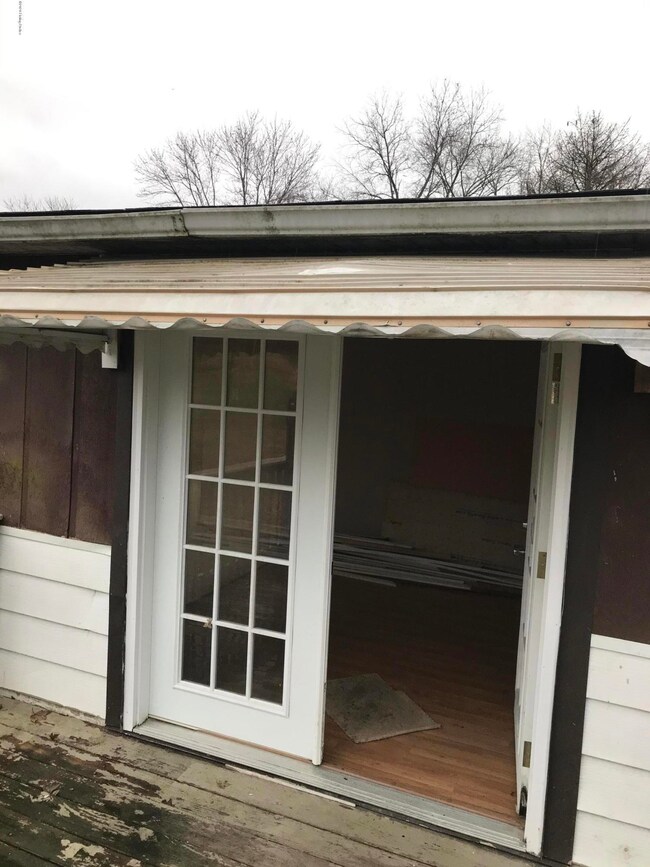 150 Elpis St, Lebanon Junction, KY 40150 - photo 6