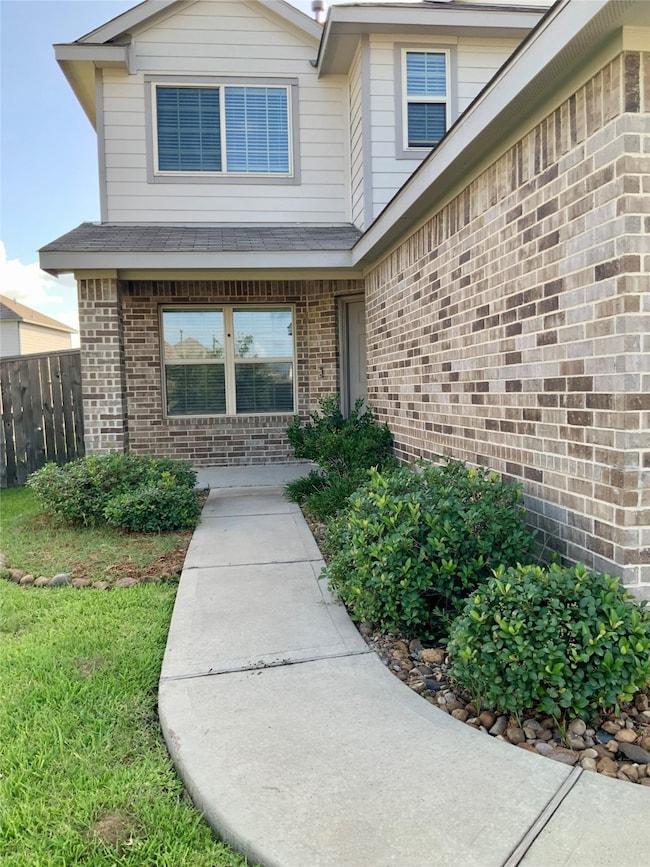 Nice walkway to front door