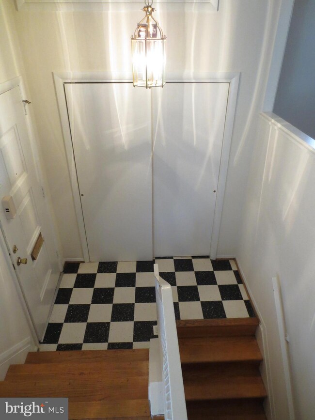 13201 Vandalia Dr, Rockville, MD 20853 - photo 4