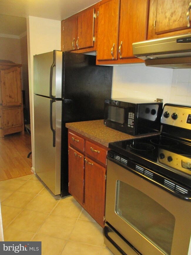 9075 Lambskin Ln, Columbia, MD 21045 - photo 7