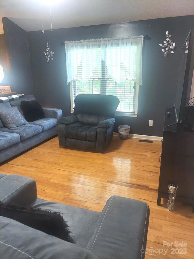 1609 Indian Springs Dr NW unit 35, Conover, NC 28613 - photo 4