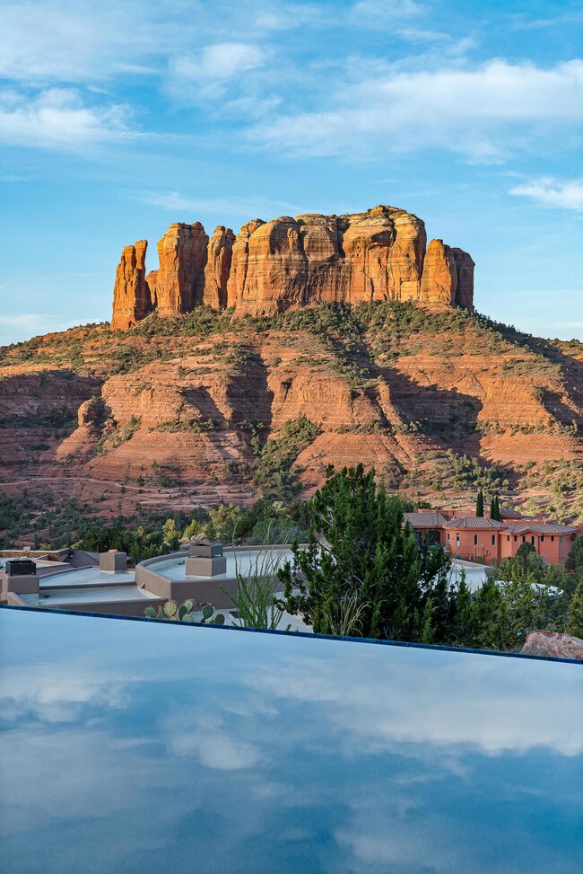 Heated Pool & Private Spa