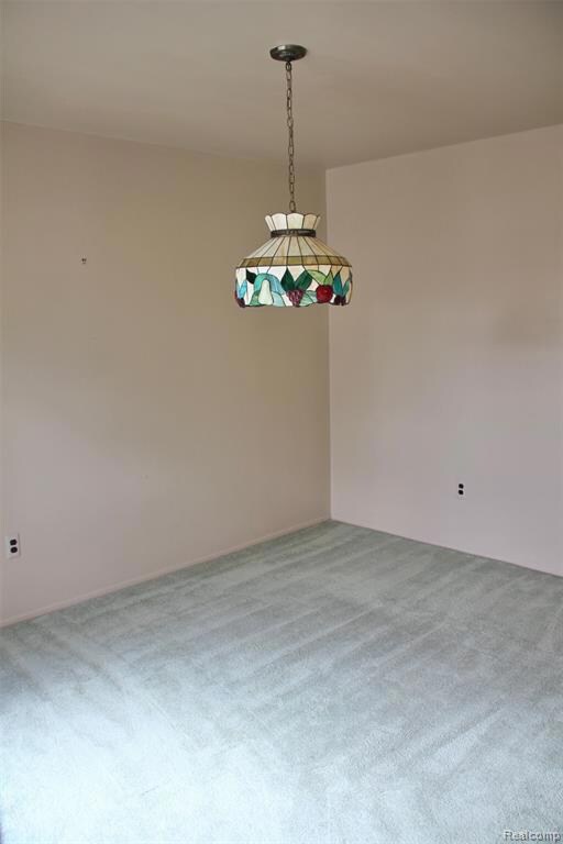 40849 Newport Dr unit 215, Plymouth, MI 48170 - photo 5