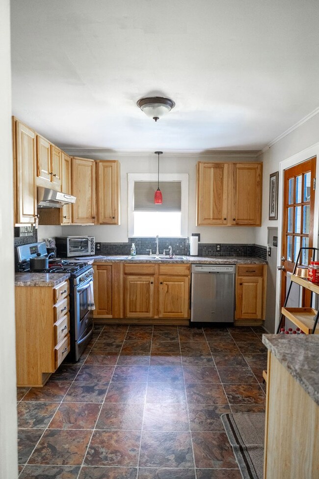 217 Burk St, Nacogdoches, TX 75964 - photo 3