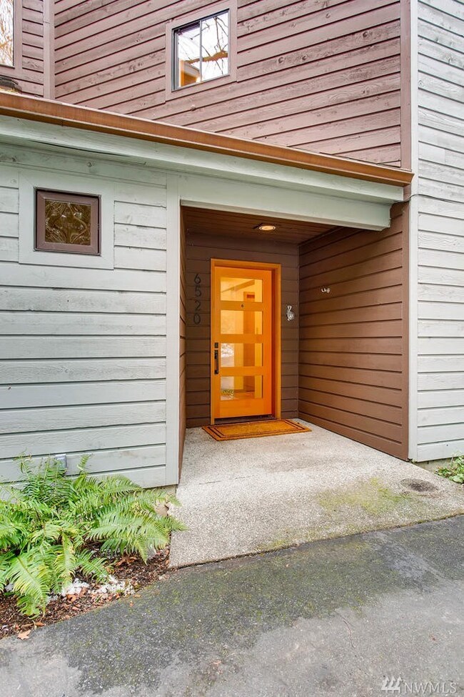 6520 E Mercer Way, Mercer Island, WA 98040 - photo 2
