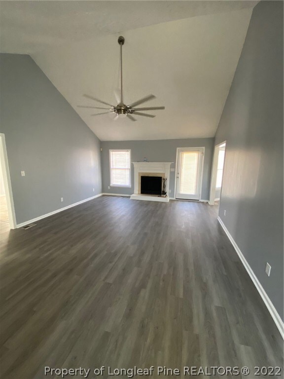 Large Great Room with Vaulted Ceiling