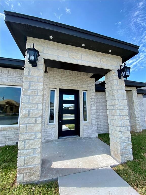 815 Whitewing St, Alamo, TX 78516 - photo 2