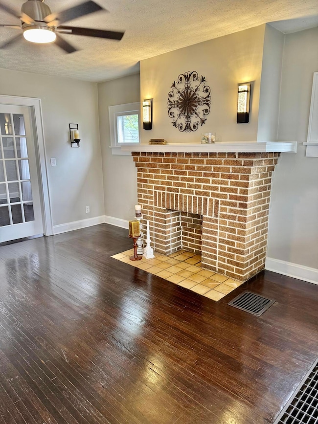DECORATIVE FIREPLACE