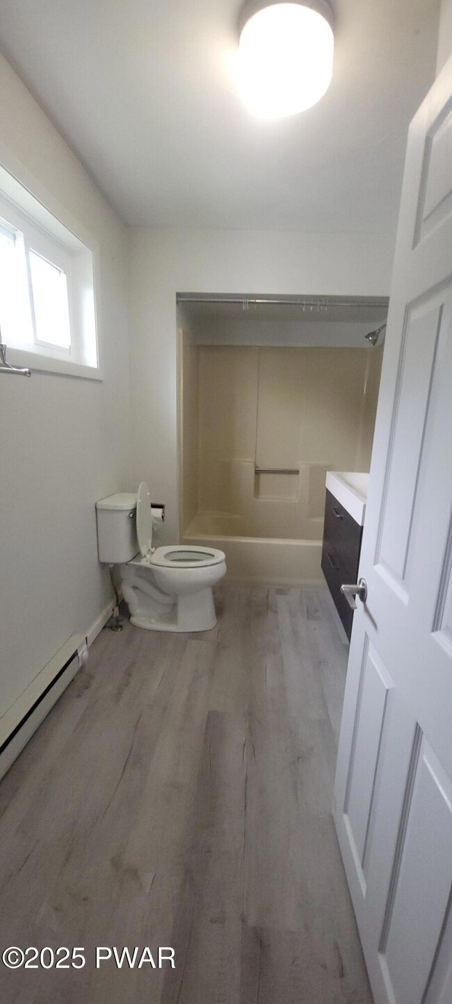 809 N Main St, Duryea, PA 18642 - photo 6