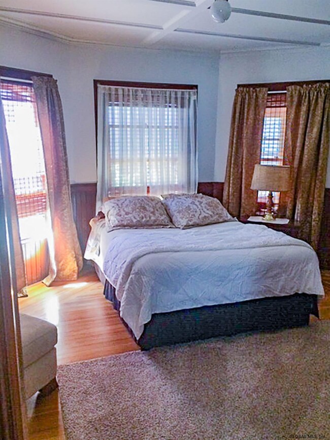 126 Circular St unit 1, Saratoga Springs, NY 12866 - photo 6