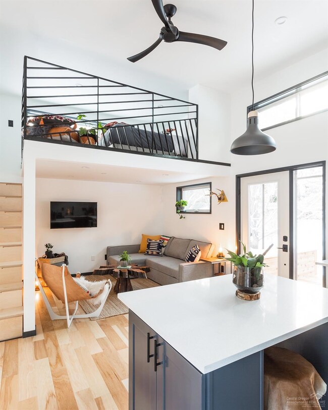 61304 SE Wizard Ln unit 8, Bend, OR 97702 - photo 3