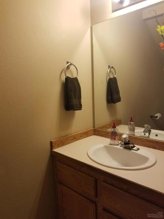 2428 SW Wickiup Ct, Redmond, OR 97756 - photo 7