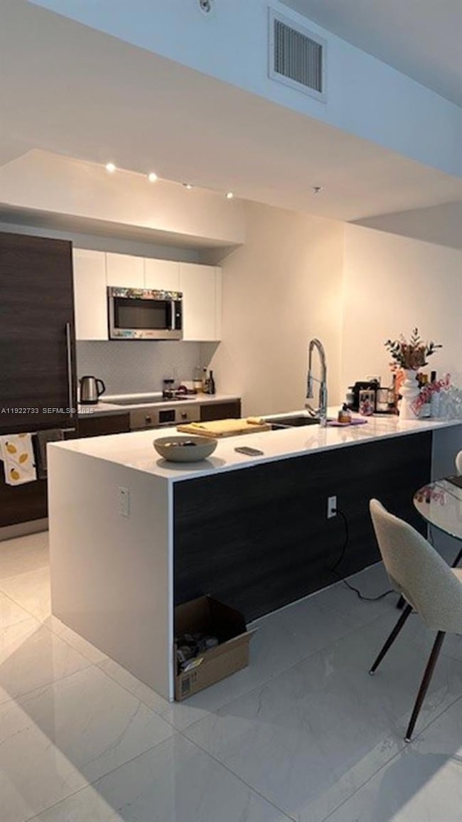 Merrick Manor unit 705, Coral Gables, FL 33146 - photo 2