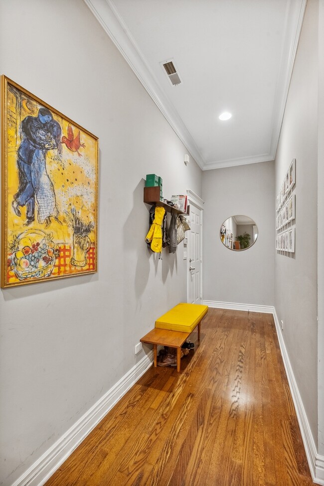 4927 N Damen Ave unit 3F, Chicago, IL 60625 - photo 2