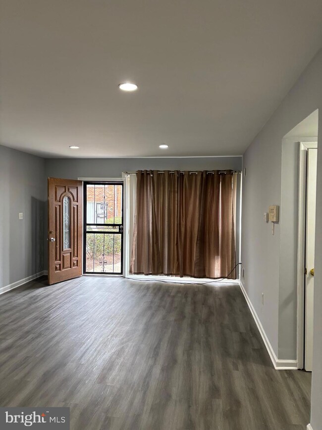 1953 Addison Rd S, District Heights, MD 20747 - photo 5