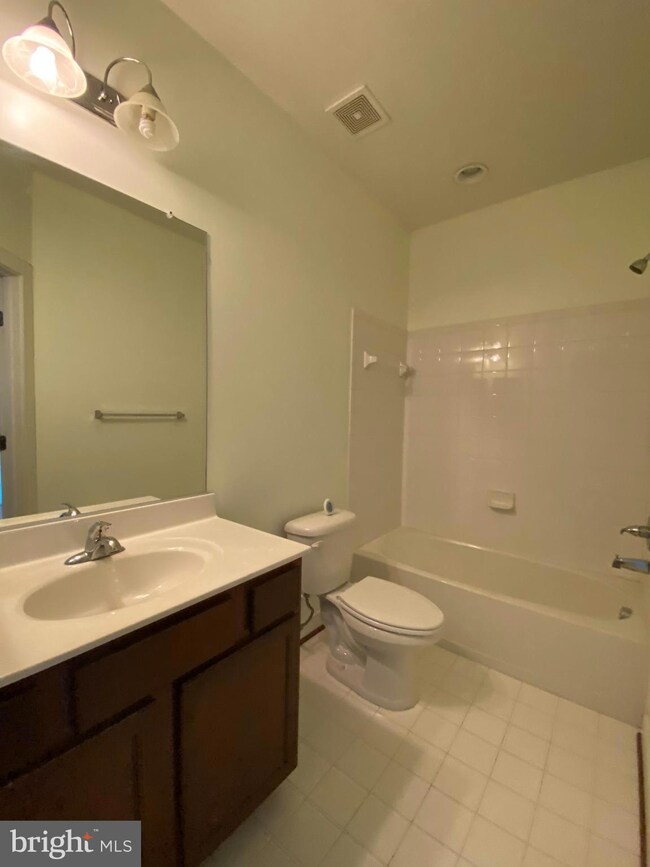 107 Shamrock Dr unit 4114, Stafford, VA 22556 - photo 7