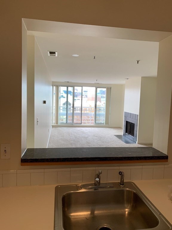 Thomas Graves Landing unit 705, Cambridge, MA 02141 - photo 3