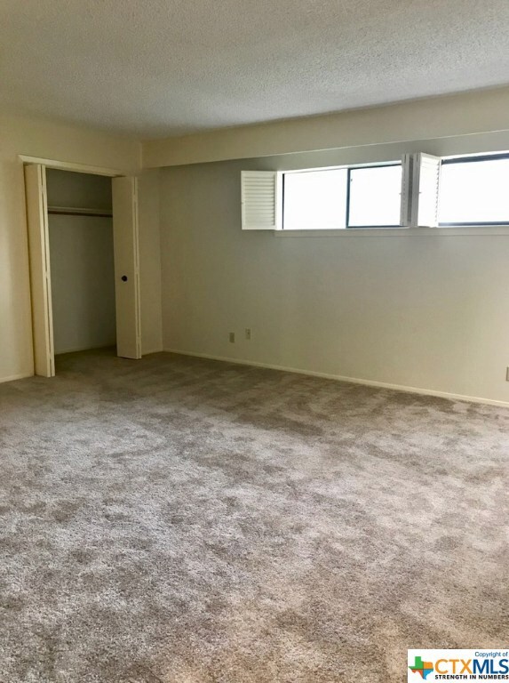 212 Scott St, San Marcos, TX 78666 - photo 5