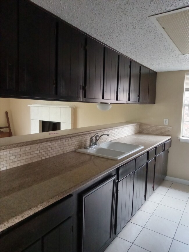 2342 Lemonwood Ln, Houston, TX 77038 - photo 3