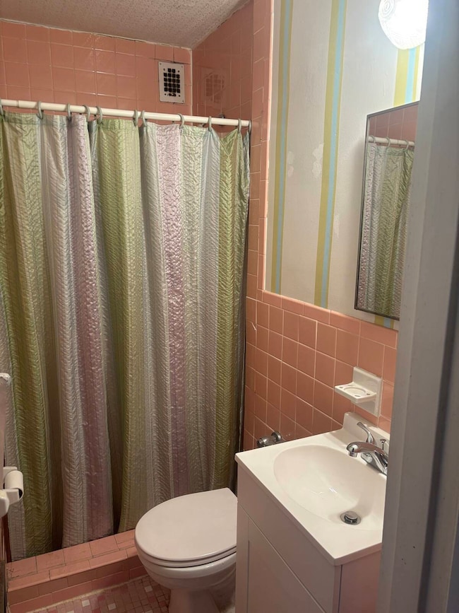 En suite bathroom