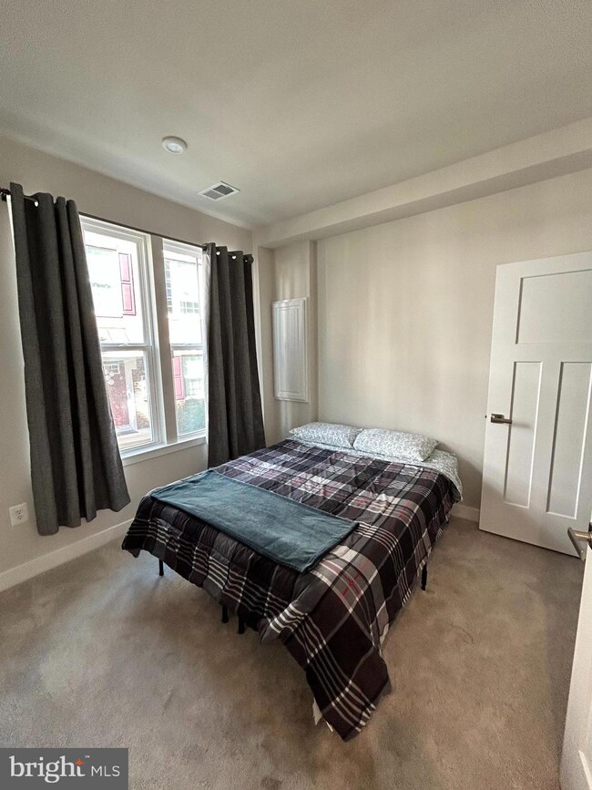 8258 Goldstone Ct, Hyattsville, MD 20785 - photo 2