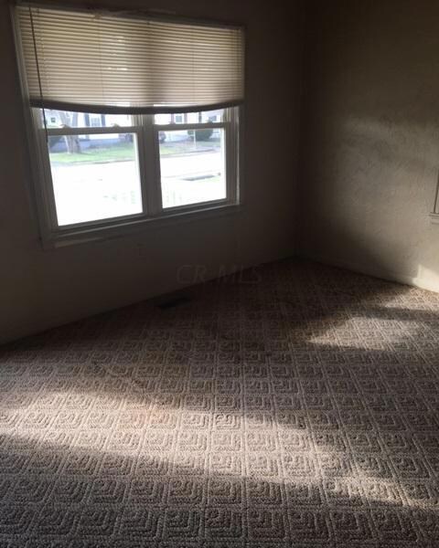 714 Elaine Rd, Columbus, OH 43213 - photo 2