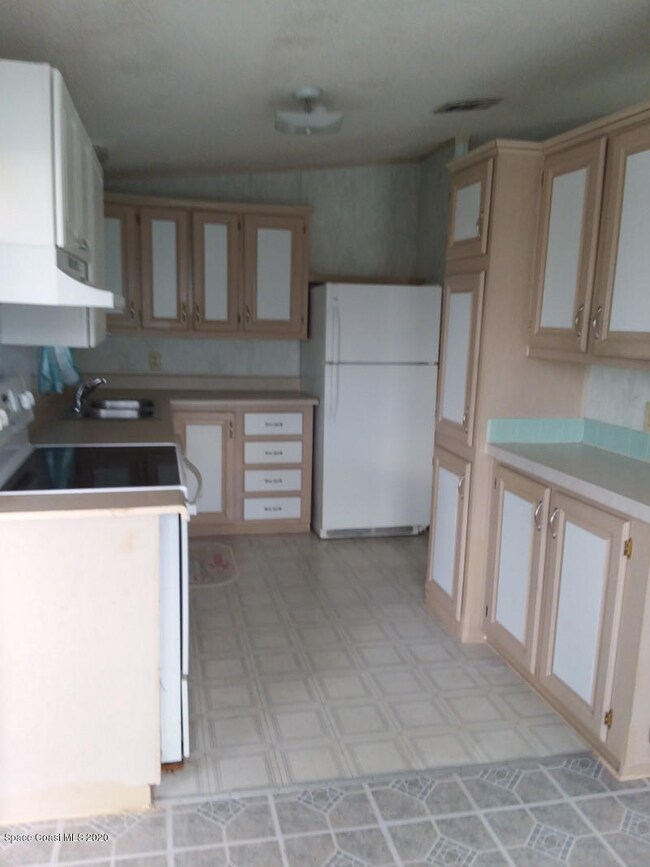 156 Rosewood Dr, Cocoa, FL 32926 - photo 5