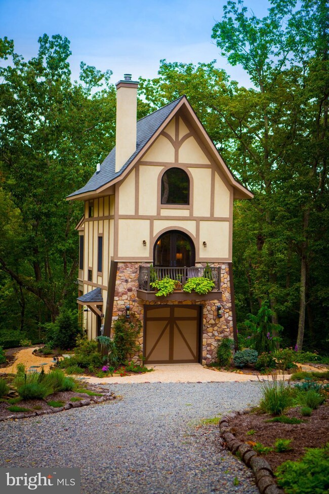 18712 Mount Lock Hill Rd, Sharpsburg, MD 21782 - photo 2