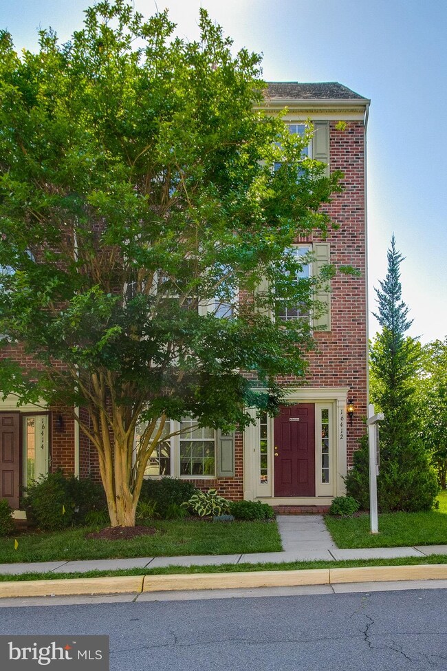 16412 Steerage Cir, Woodbridge, VA 22191 - photo 3