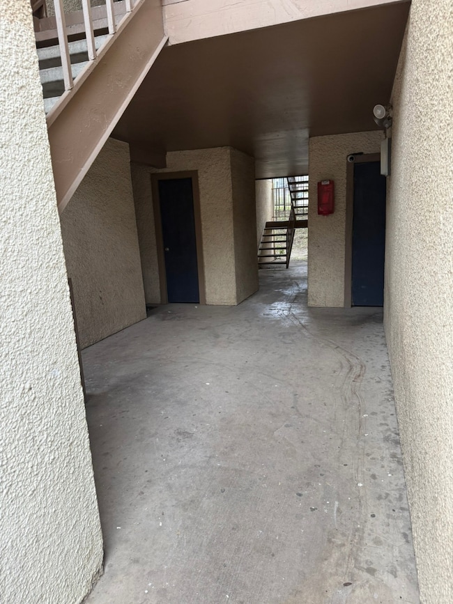 6050 Melody Ln unit 108, Dallas, TX 75231 - photo 5