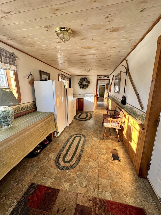 6 Shamrock Rd, Dover-Foxcroft, ME 04426 - photo 7