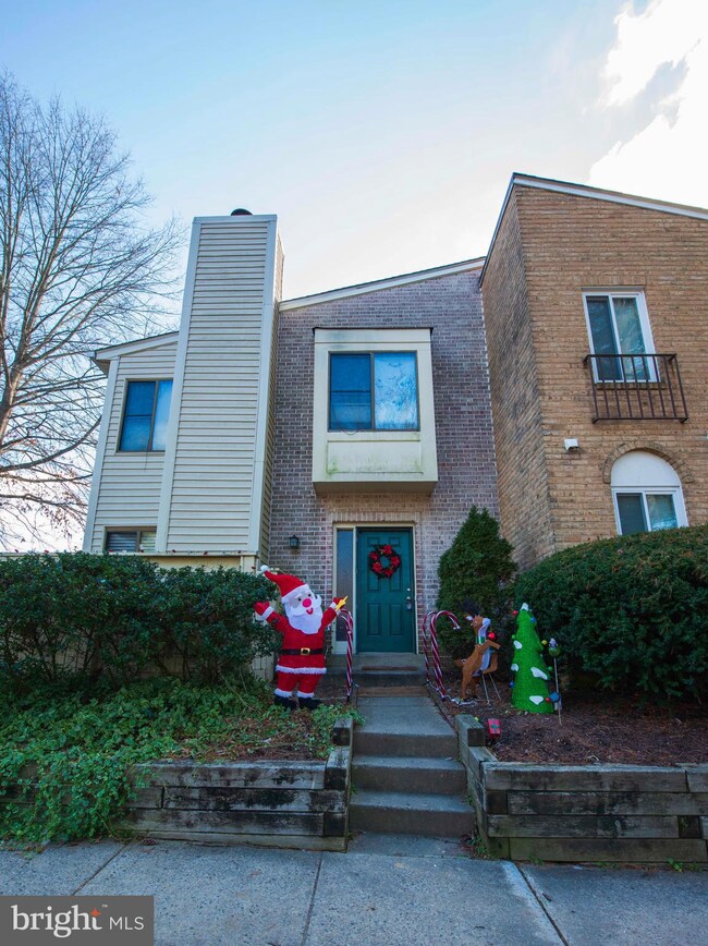 20309 Grazing Way, Montgomery Village, MD 20886 - photo 2