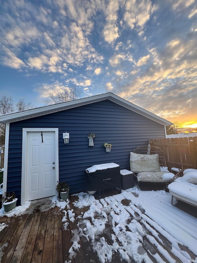 637 W 1st St, Albany, IN 47320 - photo 7