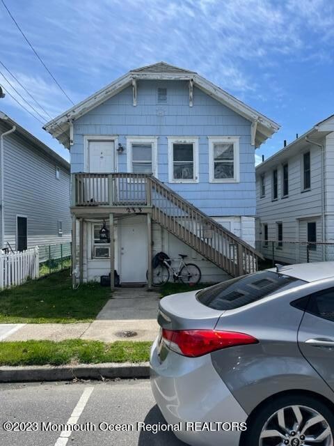 233 Dupont