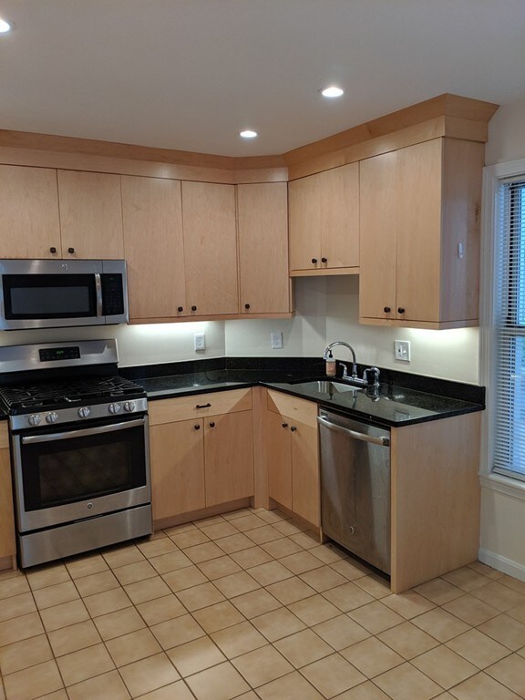 1 Henry St unit 1, Cambridge, MA 02139 - photo 3