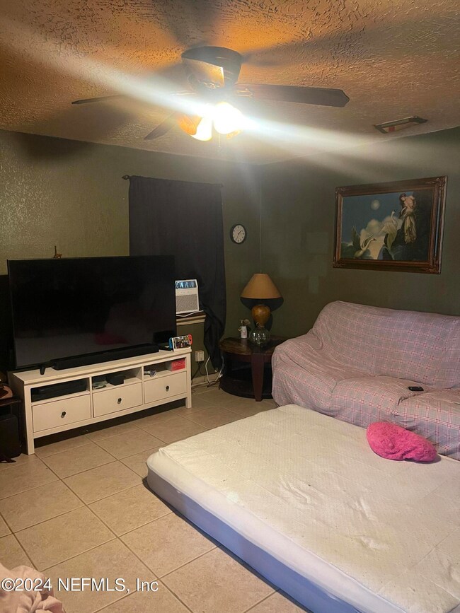 8204 Hare Ave, Jacksonville, FL 32211 - photo 4