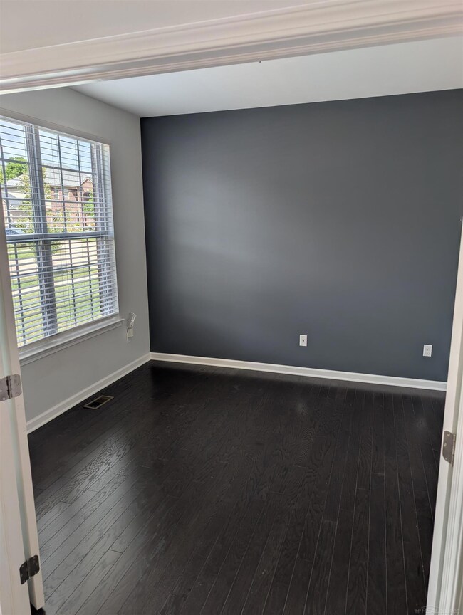 24778 Kabarda Dr, Macomb, MI 48042 - photo 5