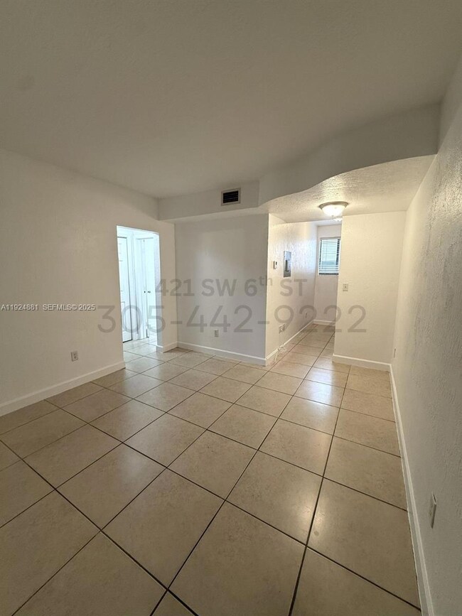 421 SW 6th St unit 4, Miami, FL 33130 - photo 2