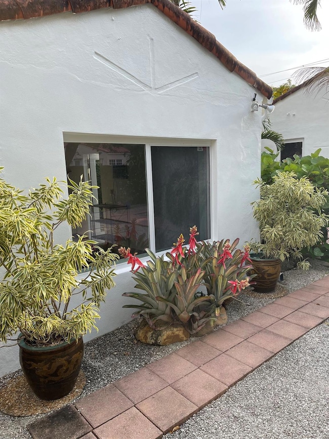 1005 Cortez St unit B, Coral Gables, FL 33134 - photo 2