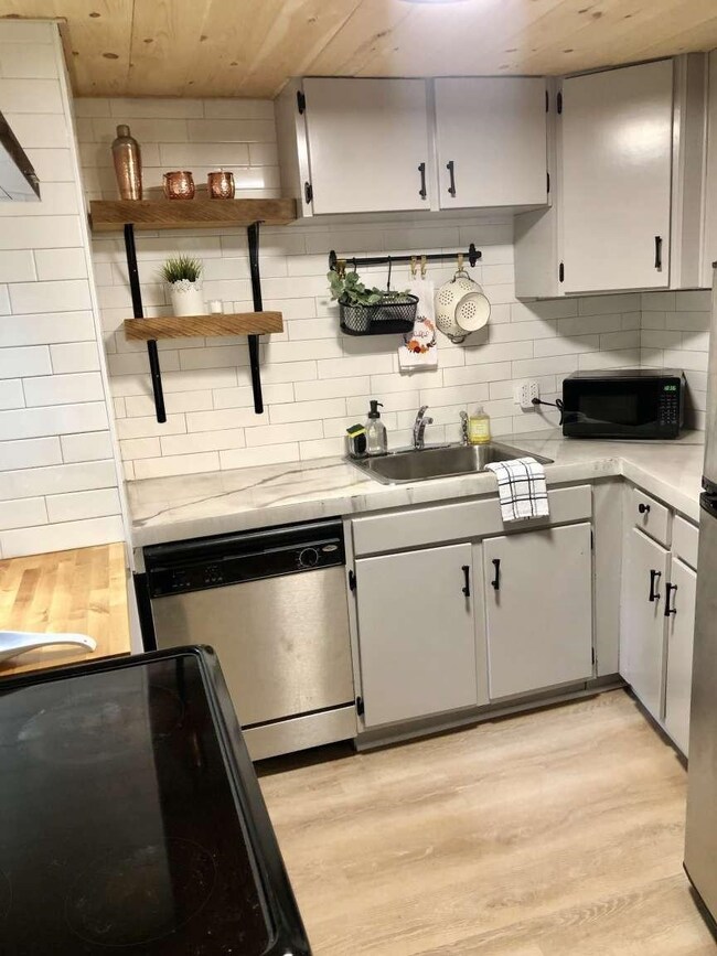 11 Frog Hollow, Wilmington, VT 05363 - photo 5